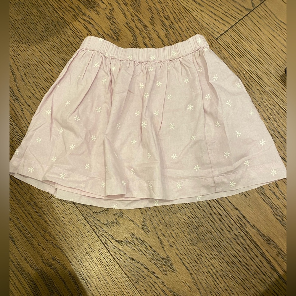 Gap. 2T skirt. New with tags.